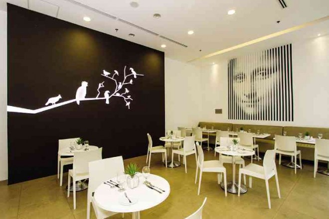 PRIVATO’S restaurant, Piazza, was designed by J. Anton Mendoza, featuring acrylic birds representing the Philippines’ endangered species, and a stylized Mona Lisa.