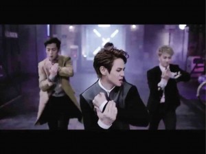 “12:30” shows off Yang Yoseob’s (center) powerful vocals, and Beast’s balletic dancemoves.