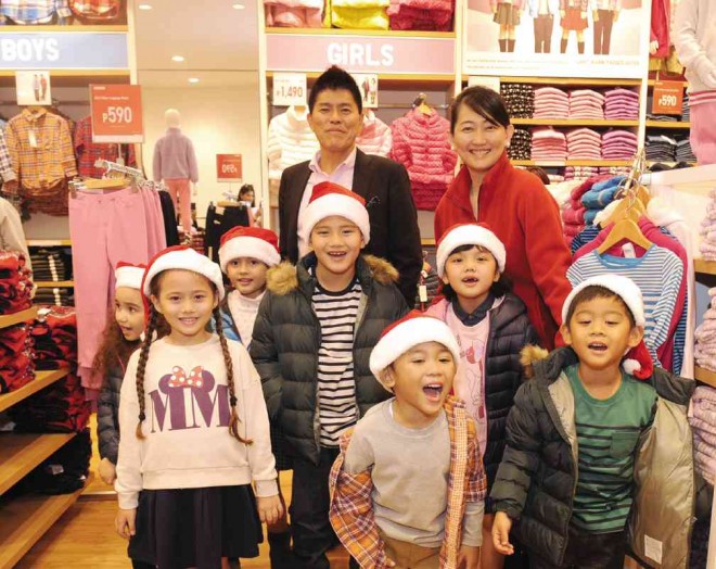 UNIQLOprovides Filipino parents with options to choose for their kids' holiday apparel to protect them from the cold air, yet stylish, functional, fashionable and comfortable enough to wear.