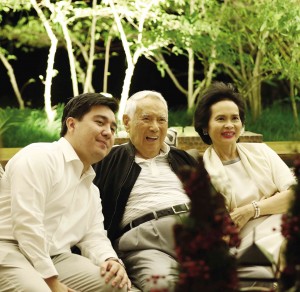 FORMER Ambassador Bienvenido Tantoco, Sr. (center) with grandson MJ Tantoco andMerle Pineda at the dinner-fundraiser