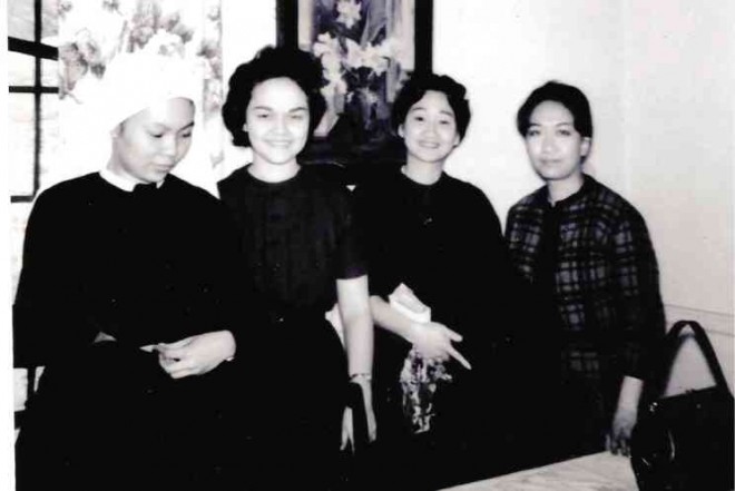 AT RAVENHILL, Philadelphia, 1961: Susan Calo-Medina as postulant, Katherine von Heiland Hafke (College ’58), Eduarda AlfonsoMacaranas (High School ’54), and a friend MARIBEL ONGPIN