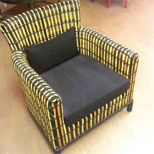 BRADLEY lounge chair made of woven plastic and aluminum frame  