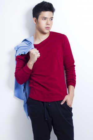 CHAMBRAY, red long-sleeve shirt, H&M; blue denim, Folded & Hung
