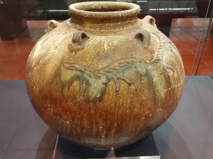 LEAD-GLAZED jar, 12th to 14th century, from Fujan Quanshou kilns