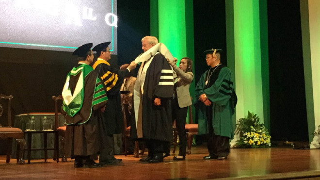 Nobel Laureate for Literature Mario Vargas Llosa was conferred the honoris causa doctorate degree at the De La Salle University on Tuesday. Photo by Marc Jayson Cayabyab