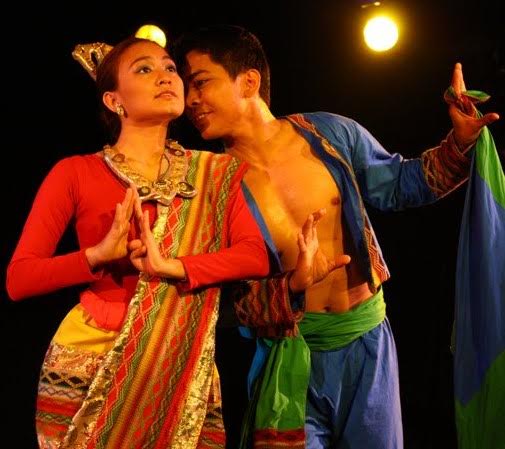 Tasha Tañada as Jamilla (Juliet) and Kalil Almonte as Rashiddin (Romeo) in Tanghalang Ateneo’s “Sintang Dalisay,” directed by Ricky Abad—PHOTO FROM TANGHALANG ATENEO