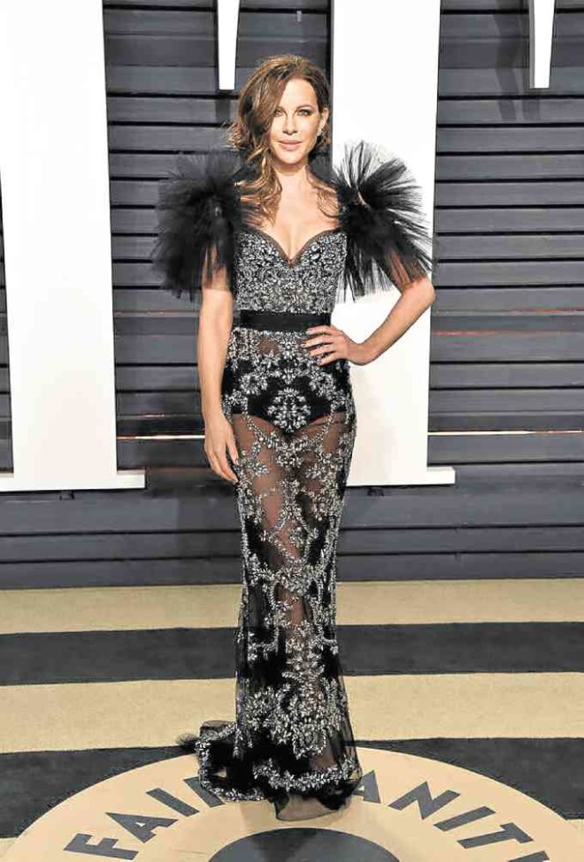 Dramatic. Kate Beckinsale is seductive in Marchesa.