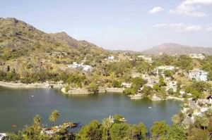 ONCE revered as sacred,Nakki Lake in the hill station of Mount Abu offers tourist facilities such as boat and horse rides. There are temples that surround it that lend the holy atmosphere.