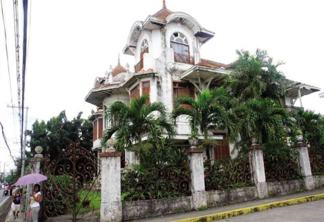 THE ICONIC Enriquez-Gala mansion, built in 1927 by Andres Luna de San Pedro, son of artist-revolutionary Juan Luna, will be spared by the revised road-widening plan in Sariaya, Quezon. DELFIN T. MALLARI JR./INQUIRER SOUTHERN LUZON