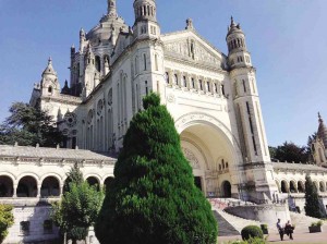 GRAND Basilica of St. Thérèse