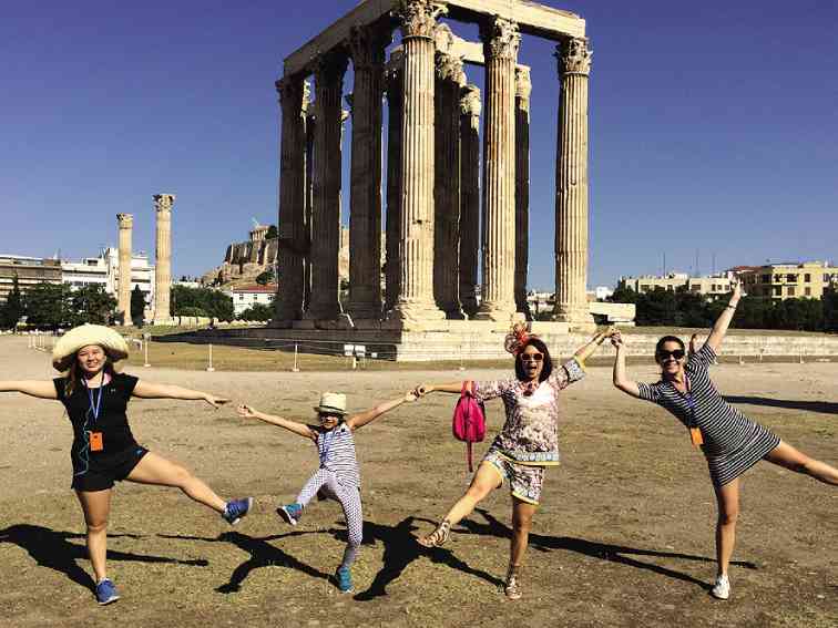 FUNPHOTOat the Temple of Zeus. Sisters Annika and Athena Valdes, Sea Princess andMarta Uriarte