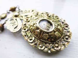INCREDIBLE craftmanship; big antique relikaryo pendant