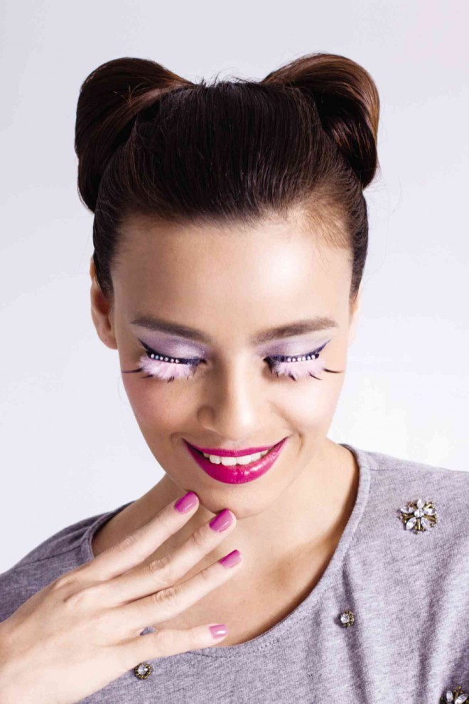 ADD LASHES to add a festive flair to your cat eye.