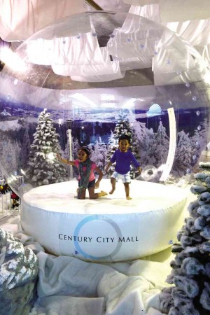 the giant snow globe for photo ops