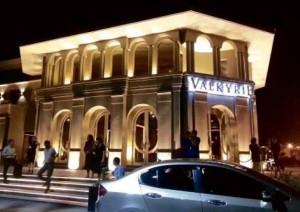 VALKYRIE at The Palace (left photo) at Bonifacio Global City is said to be the biggest nightclub in Asia. PHOTOS BY POCHOLO CONCEPCION