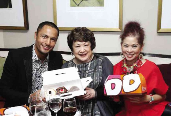 AFTER the private screening, Derek Ramsay with Virgie Ramos and Tessa Valdes, and Dunkin Donuts