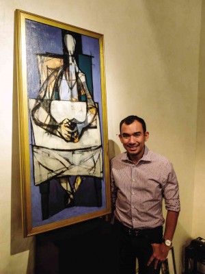 JAIME Ponce de León, director of León Gallery, with Zobel’s “Nothing III (Seated Man)”