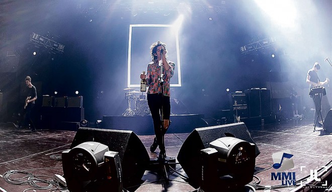 CHARISMATIC FRONTMAN Matt Healy lives up to the band’s rock & roll aesthetic. Photo courtesy of MMI. 