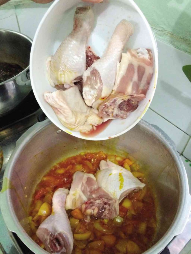 Kapampanganstyle chickenpork ‘asado’ Lifestyle.INQ