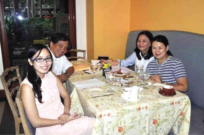 AT CHATEAU 1771, Angelica Gutierrez and her dad Ricky, Chateau’s proprietor in charge of financial operations; the author and Bambi Araneta, Onib’s eldest daughter, in a file photo