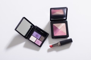 NO. 07 Noble Violet eye shadow, No. 01 Satin Pink blusher, Peach Kiss lipstick