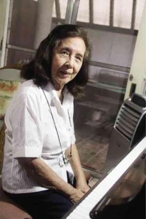 ESTRADA before the piano in her Quezon City home BRYLLE B. TABORA