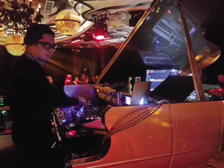 DJ MARC Marasigan at Pangaea