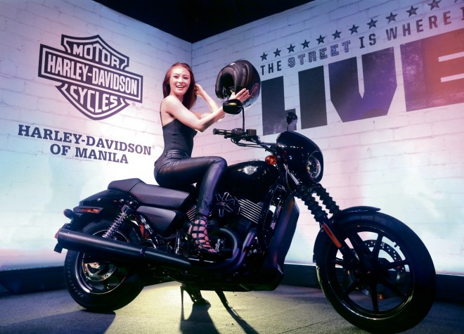 Actress-model Sam Pinto with the all-new platform Harley-Davidson Street 750, featuring a liquid-cooled Revolution X engine during its unveiling at 12 Monkeys Music Hall & Pub. PHOTOS BY MARIANNE BERMUDEZ
