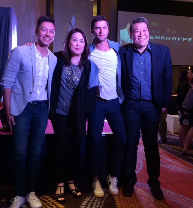 SEAN with his Penshoppe family: brand director Jeff Bascon, Golden ABC’s vice president for retail brands  Alice Liu and Golden ABC’s CEO Bernie Liu. PHOTO BY PAM PASTOR