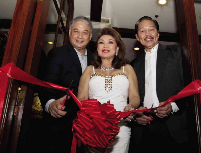 ACTOR Ricky Davao, businesswoman Becky Garcia and sculptor Ramon Orlina grace the exhibit opening.