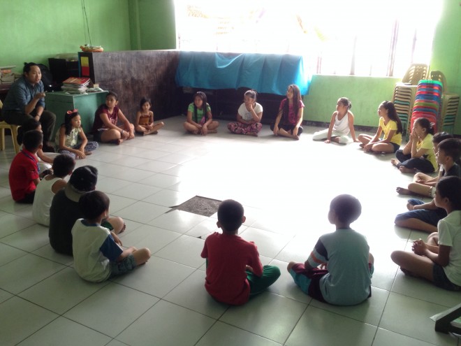 Director Angelo Aurelio facilitating a “circle of conflict” during a session in Smokey Mountain.