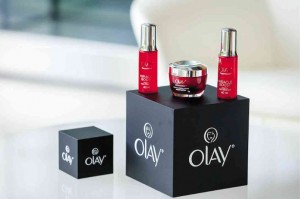 OLAY Regenerist Miracle Boost Youth Pre-Essence