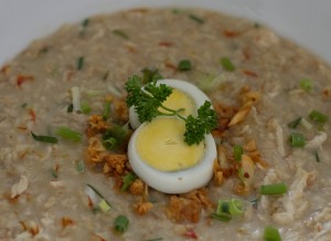 'Oatscaldo' substitutes organic rolled oats for rice and then cooked like “arroz caldo.” The result: a healthier, tastier, guilt-free dish that had media people running for seconds during a Baron Method cooking demo.