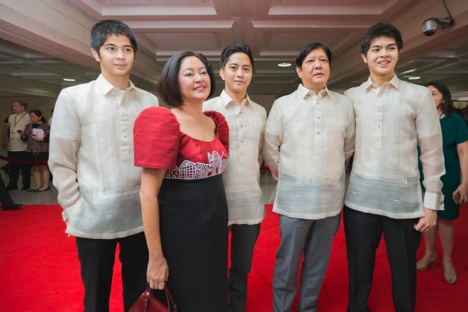 SONA RED CARPET / JULY 27, 2015 Bong BOng Marcos with Family INQUIRER PHOTO / JILSON SECKLER TIU