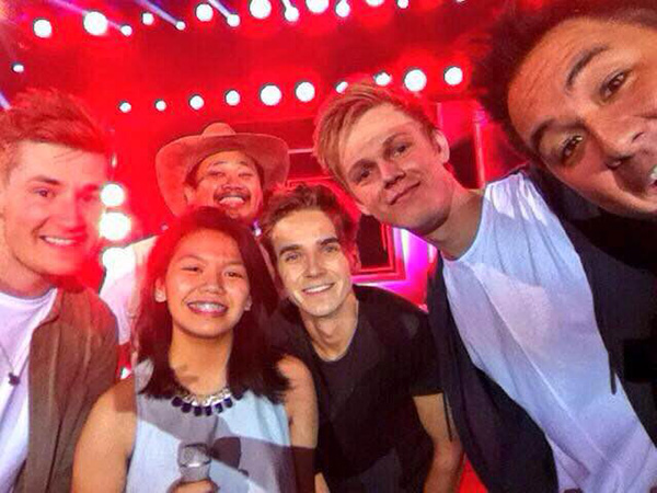 SHEMADE it happen. Reese Limbaga (second from left) takes a selfie with YouTubers Oli White, Bogart the Explorer, Joe Sugg and Caspar Lee. PHOTO BY REESE LIMBAGA