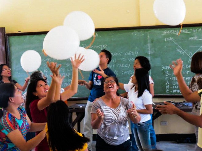 "Save the Balloons" is an exercise developed by Peta as priming activities for the orientation on safe schools and resilient communities. Peta Lingap Sining Project: A Creative Campaign towards developing safe schools and resilient communities. CONTRIBUTED PHOTO/Peta