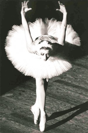 MAYA Plisetskaya’s “The Dying Swan.” The dance legend is gone at 89.