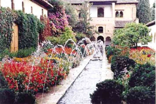 GENERALIFE Gardens in Alhambra. JOVEN CUANANG