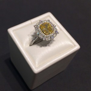 CUSHION-CUT fancy yellow 2.17-carat VS1 Tiffany diamond ring