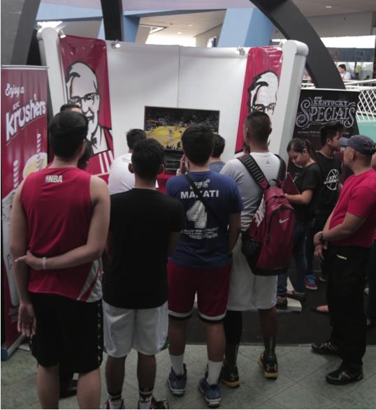 Basketball enthusiasts flocked to the KFC Gaming Booth last August 28 to 30 to exhibit their  NBA 2K15 skills. 