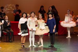 PAS de Deux Division Bronze medalists Romeo Peralta and Joan Emery Sia with AGP jury members Madeleine Onne and Zhao Yu Heng