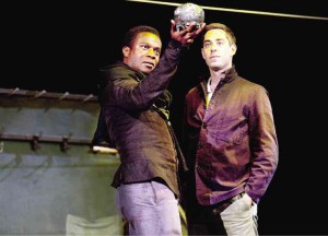 LADI Emeruwa as Hamlet, Matthew Romain as Horatio