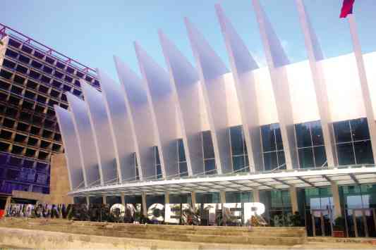 ILOILO Convention Center has become the province’s icon. The signature angled louvers were inspired by the native paraw. Megaworld donated the land to put up this facility.