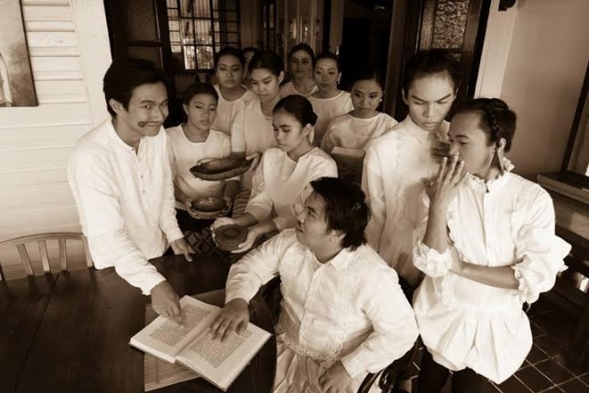 Om Velasco's “Ang Barbero ng Laguna,” a Filipino adaptation of “The Barber of Seville,” is directed by Joey Ting. PHOTO FROM UPLB SAMASINING