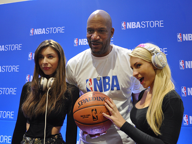 RON Harper first visited the Philippines in 2013. Gabe Norwood’s son Cash handpicked the Cleveland Cavaliers jersey during the opening of the store. PHOTOS BY NIKKA LAVINIA G. VALENZUELA