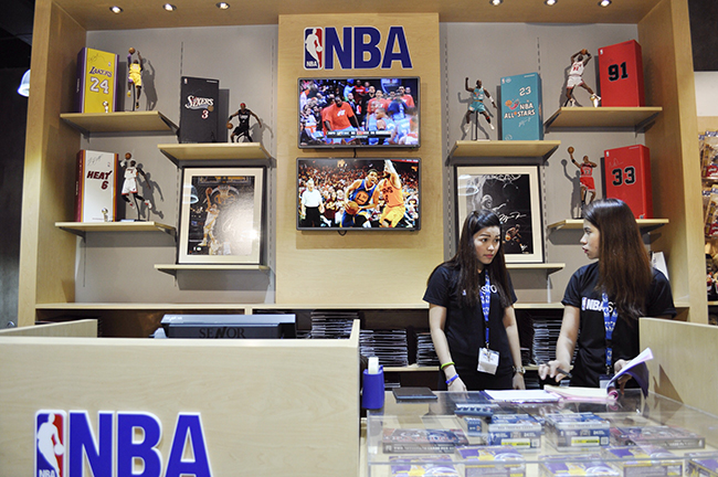 THE NEW outlet at SM Megamall offers signed memorabilia of NBA legends.