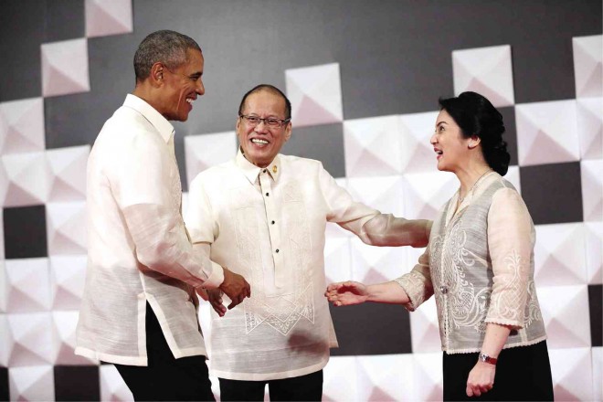  HER TURN TO ACT AS FIRST LADY   President Aquino introduces eldest sister Ballsy Aquino-Cruz to US President Barack Obama. JOAN BONDOC 