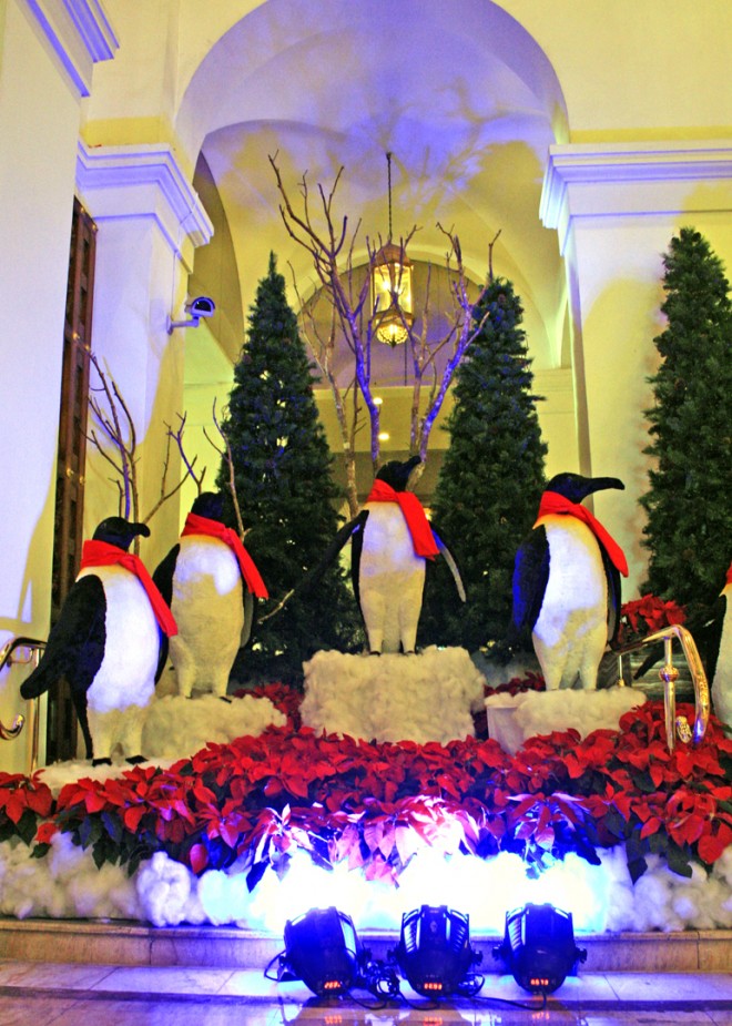 The decors of the Grand Lobby at the heart of Manila.