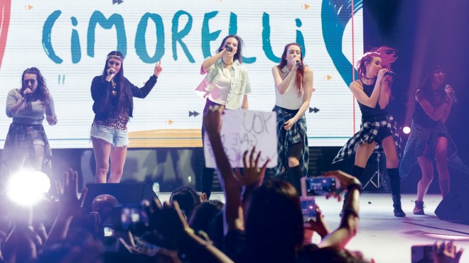 SISTER ACT. Cimorelli turns up the crowd’s energy with their upbeat performance.