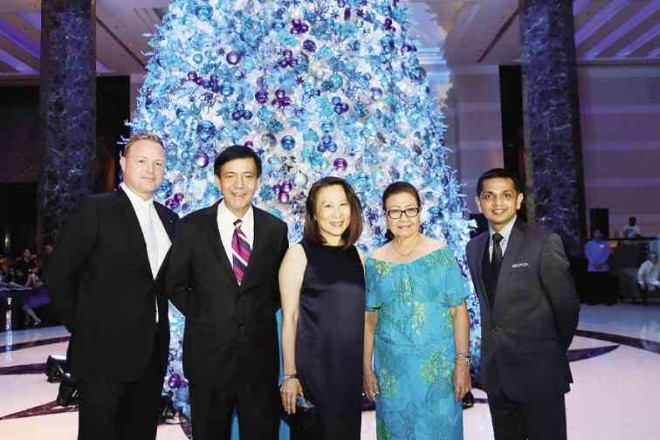 ANDRE De Jong, VP-Operations, South East Asia and Pacific, Carlson Rezidor Hotel Group; MayorMichael Rama; Elizabeth Sy, president, SMHotels and Conventions Corp.; Vice Governor AgnesMagpale; andNishan Silva, Radisson Blu Cebu general manager